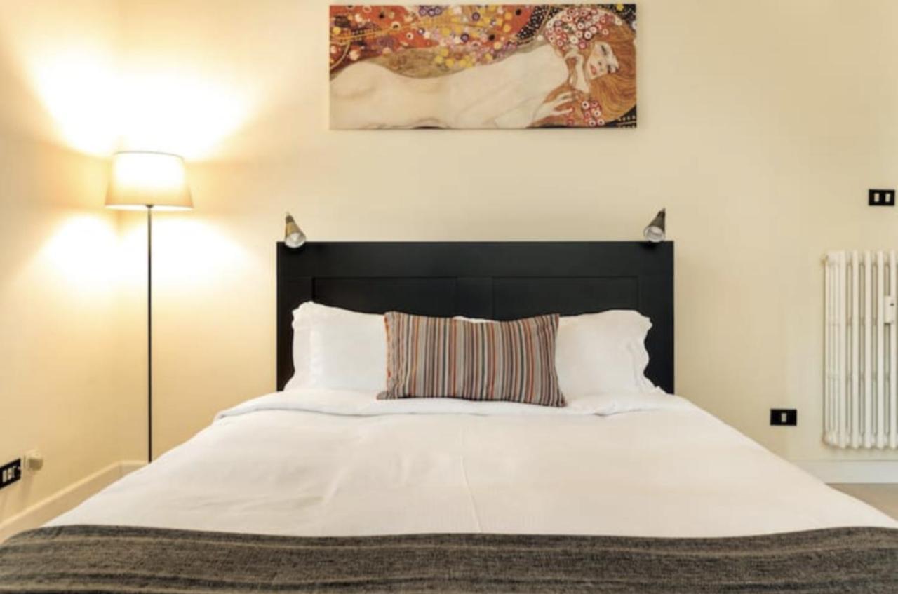 Sunny Flat In Elegant Building Close To Colosseum Roma Ngoại thất bức ảnh