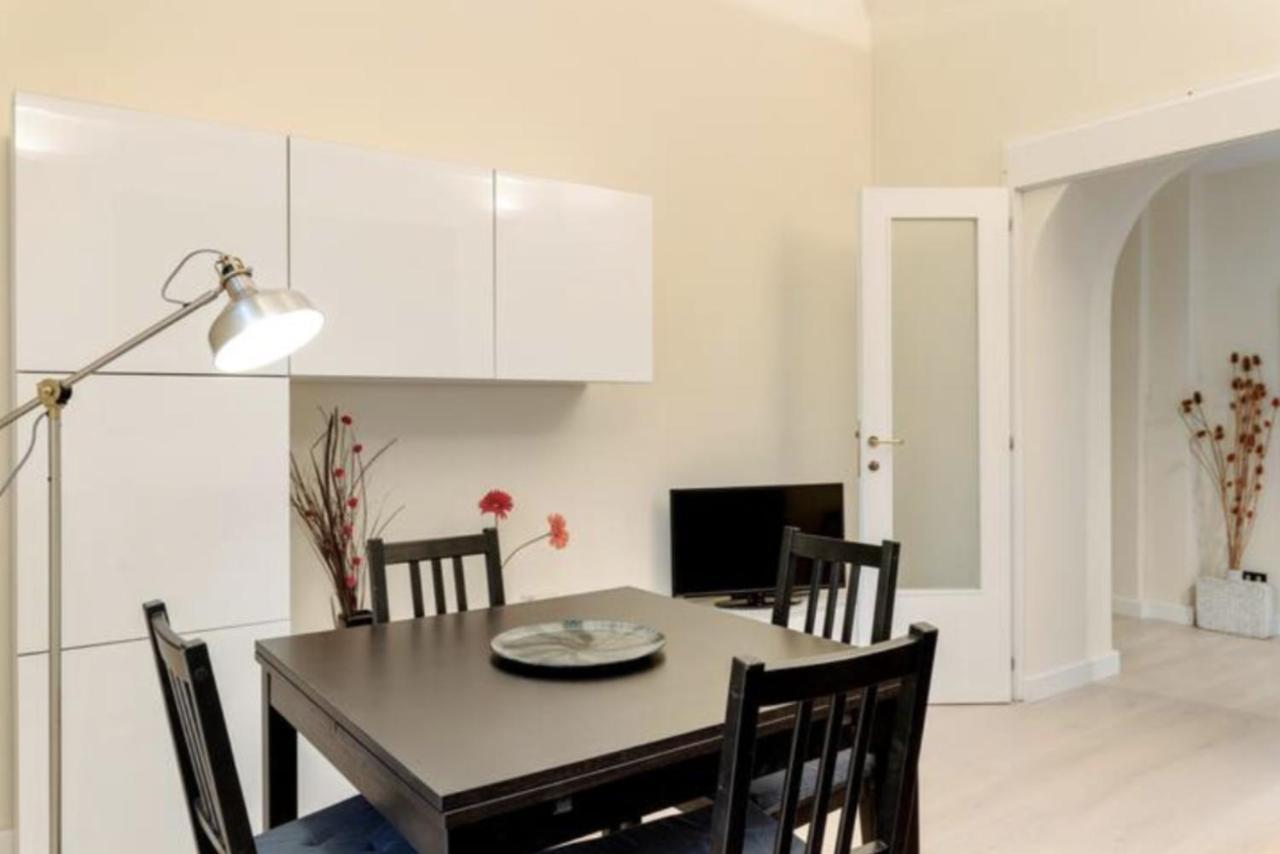 Sunny Flat In Elegant Building Close To Colosseum Roma Ngoại thất bức ảnh
