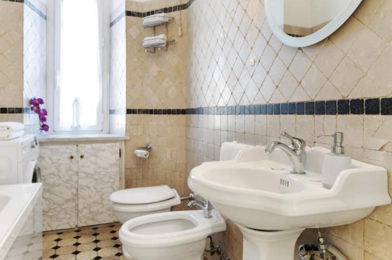Sunny Flat In Elegant Building Close To Colosseum Roma Ngoại thất bức ảnh