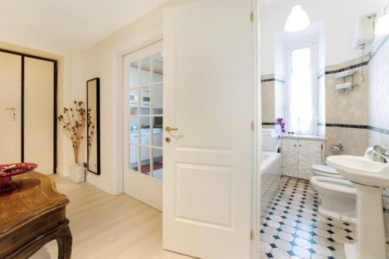 Sunny Flat In Elegant Building Close To Colosseum Roma Ngoại thất bức ảnh